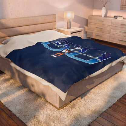 Sofia Dawson 60"-80" Plush Blanket