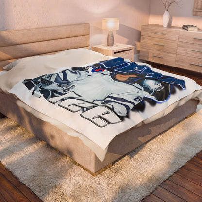 Vera Lee 60"-80" Plush Blanket